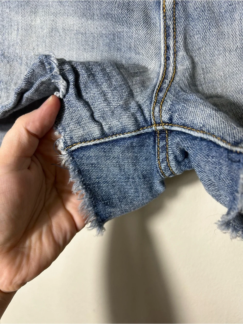 Anthropologie Pilcro light wash denim shorts womens 27 raw hem distressed - Picture 6 of 9